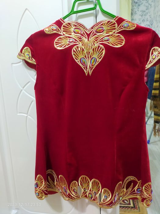 Продам новые платье.рубашка.пиджак. кажекей