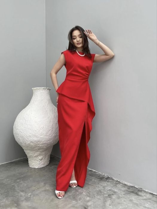 Вечернее платье красный