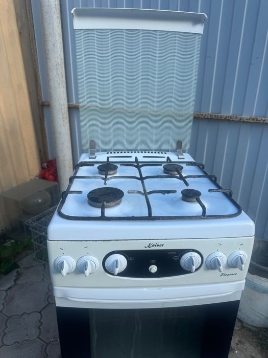 Продам газовую плиту