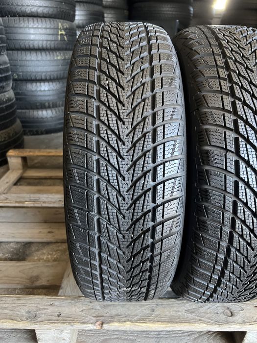 2 anvelope de iarna 205/60/16 Goodyear 8.4 mm DOT4524!