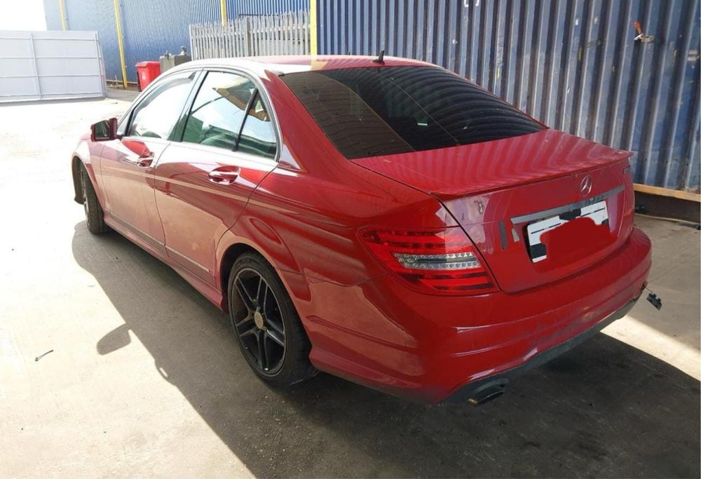 Grila centrala mercedes c class w204