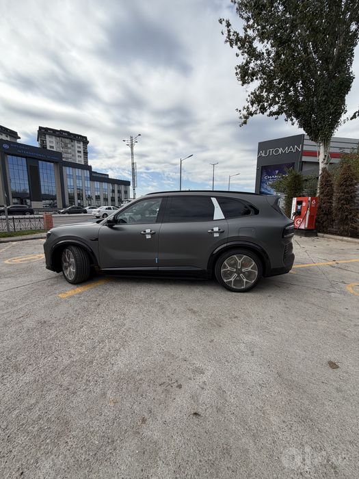 Zeekr 8x shadow edition. AWD 1401 л.с. Perechislenya qisa bo’ladi.
