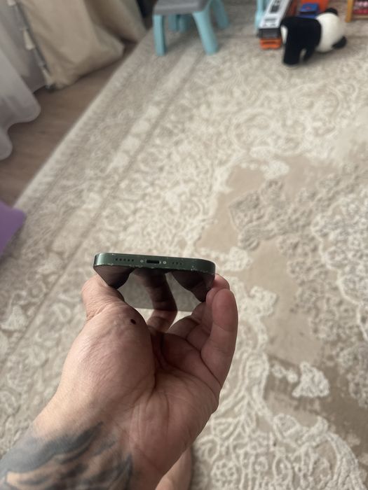 Продам айфон 13 зеленом цвете