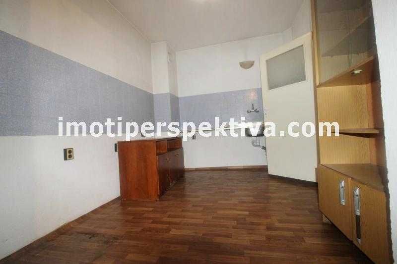 Продава се Тристаен апартамент в Пловдив, Център - 109 кв.м за 2153 €/кв.м - Снимка #3
