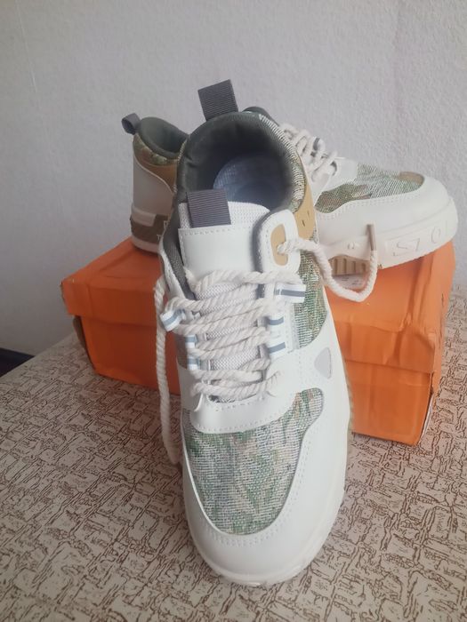 Продам новые красовки