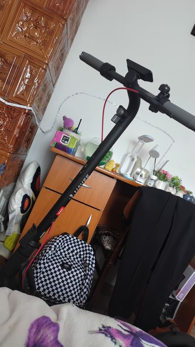 Vând trotineta navee v 40 i