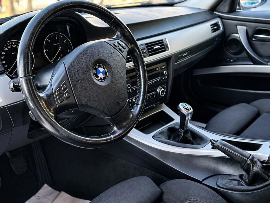 Bmw seria 320d bmw e90 facelift 2011