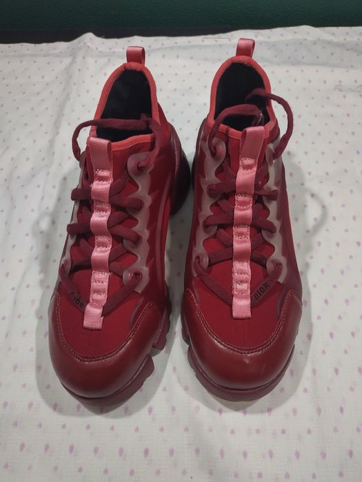 Женские кроссовки