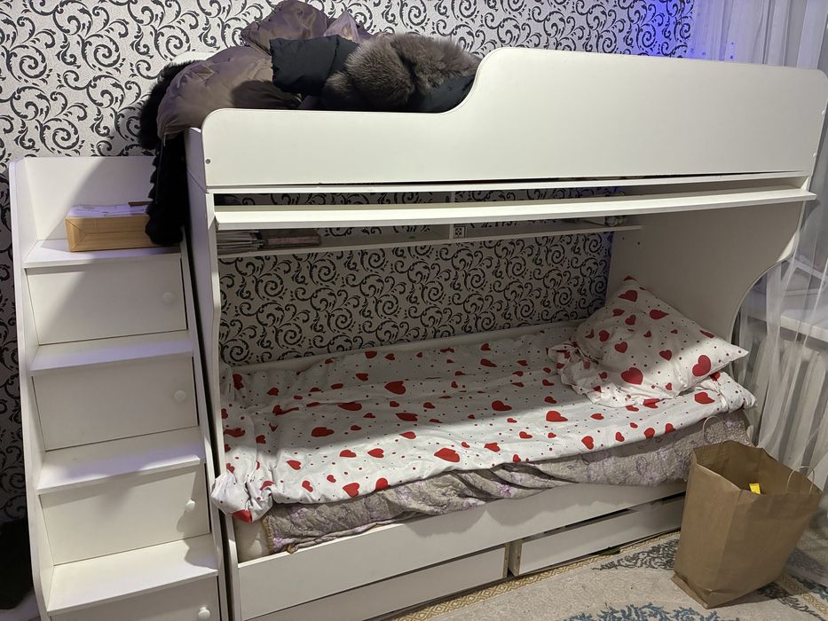 Кровать двухэтажная