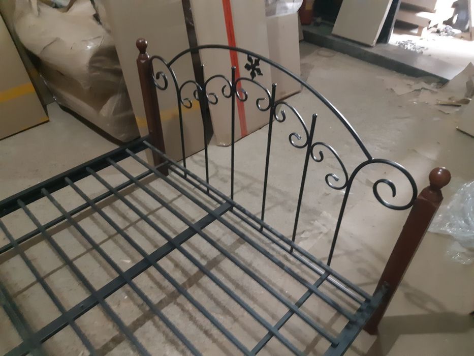 Кровать железная