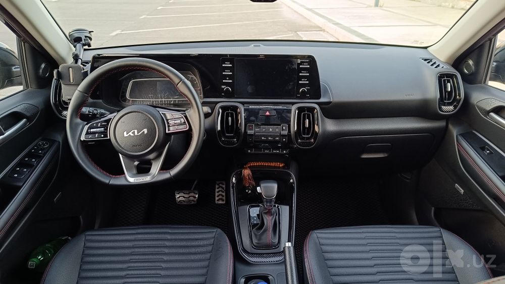 Kia Sonet Full Black Edition  2025/26 пробег 7000 км. Тонировка 10 мес