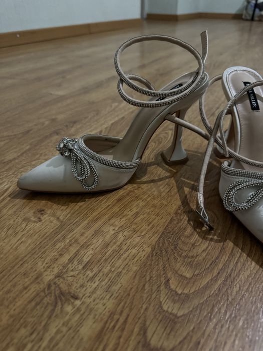 Продам платья и туфли