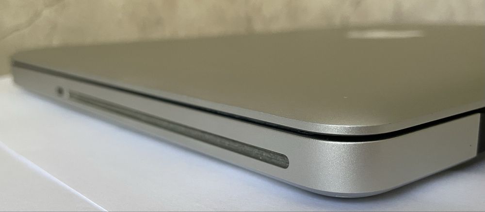 MacBook Pro 13, 2012, Silver - идеальное состояние
