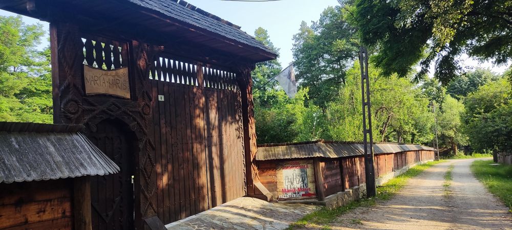 Vând proprietate la muntePolovragi-Racovita,zonă cu potențial turistic