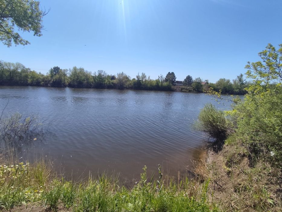 Дача почти на берегу озера ,,едучее,,