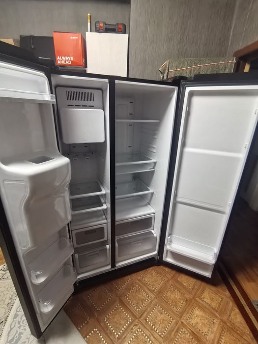 Продам холодильник Самсун двухдверный