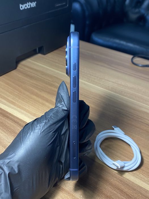 iPhone 17 Pro• 256 GB • Deep Blue