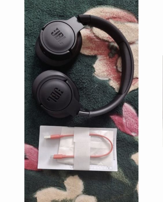 Наушники JBL Tune 720BT черный