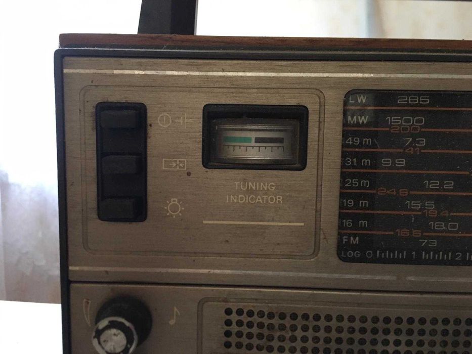 антикварно радио - SELENA Марка -работи.