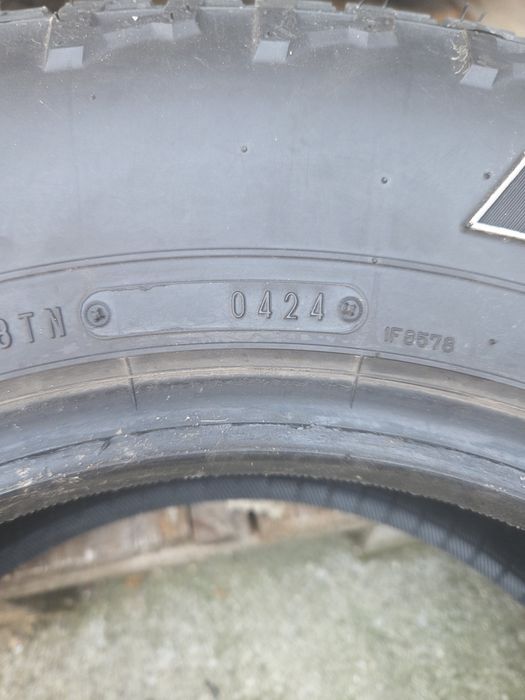 Vînd anvelope 195,80r15