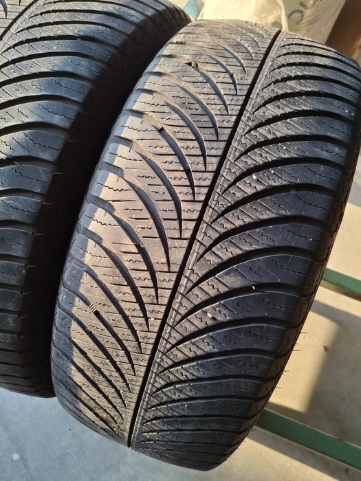 2 Anvelope All season 215 50 r17 Goodyear