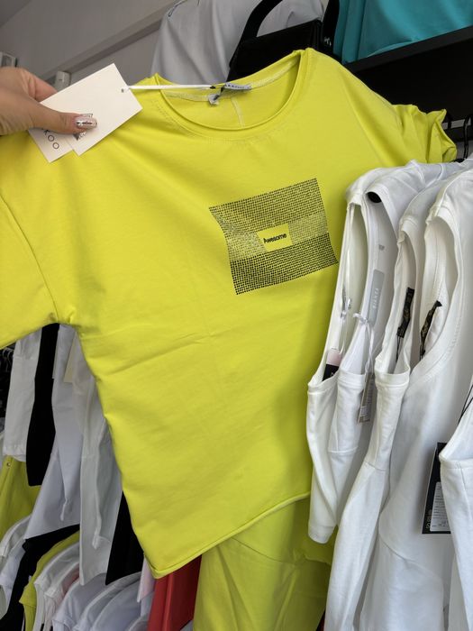 Дамски тениски. уникална материя! Нови!