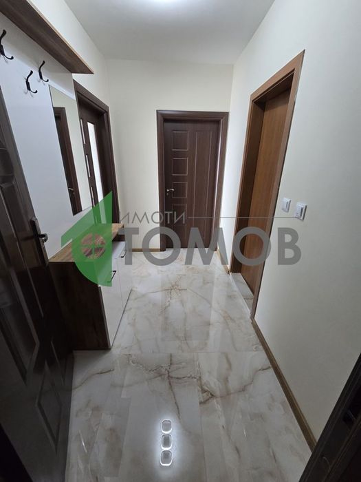 Прекрасен панорамен тристаен апартамент в кв. Била 1