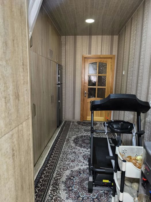 Чиланзар-9. 4/1/4. 2х6 балкон, 77 серия Кирпичный срочно