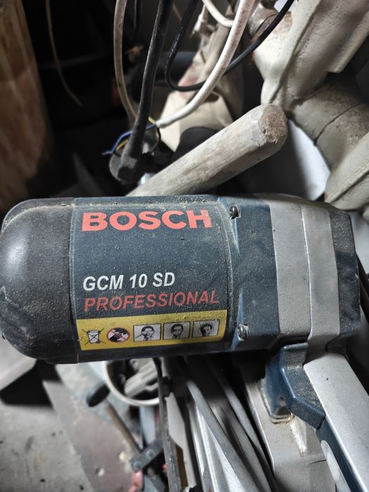 Пила торцовочная bosh gcm 10 SD