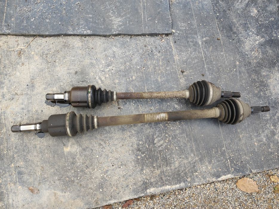 Полуоска за Пежо-1007,1.4,16V-бензин-88к.с.