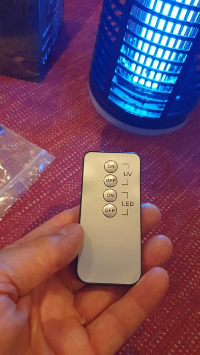 Lampă UV anti-țânțar 15W ,4200 V  si  lampa  lumina Led cu telecomanda