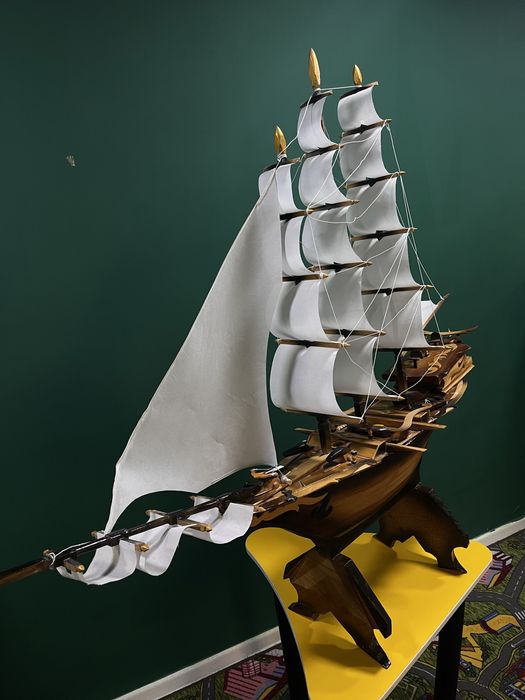 Кораблик из дерева