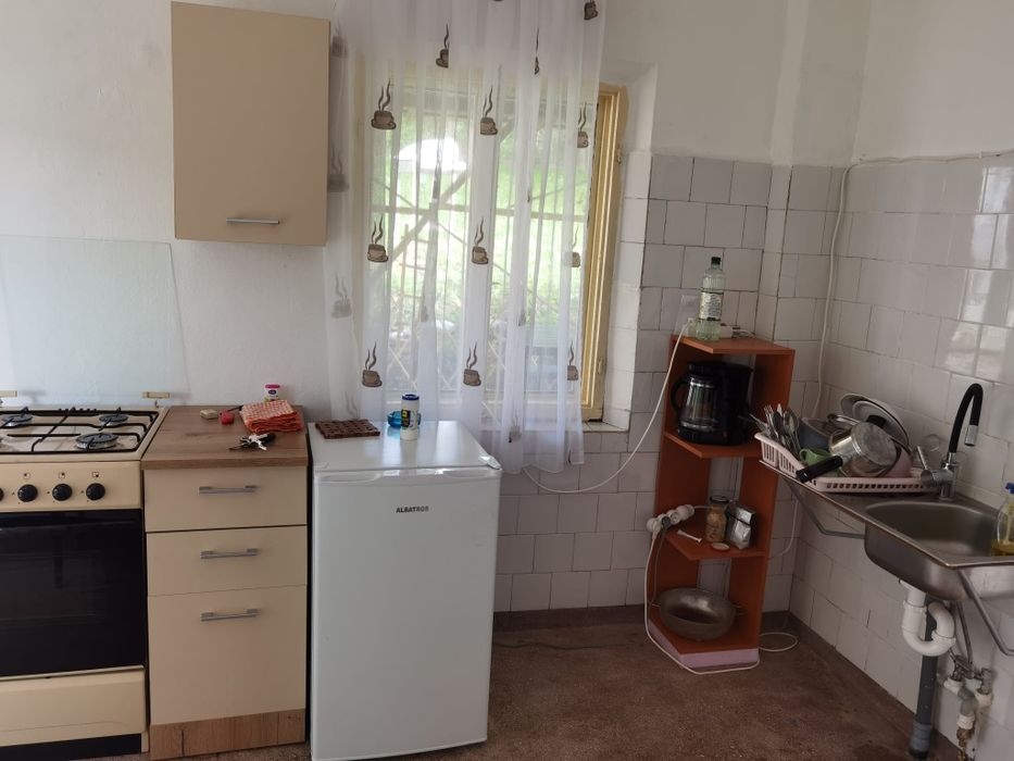 Vând casă Ocnița la 350 m de ștrandul Alb Albastru