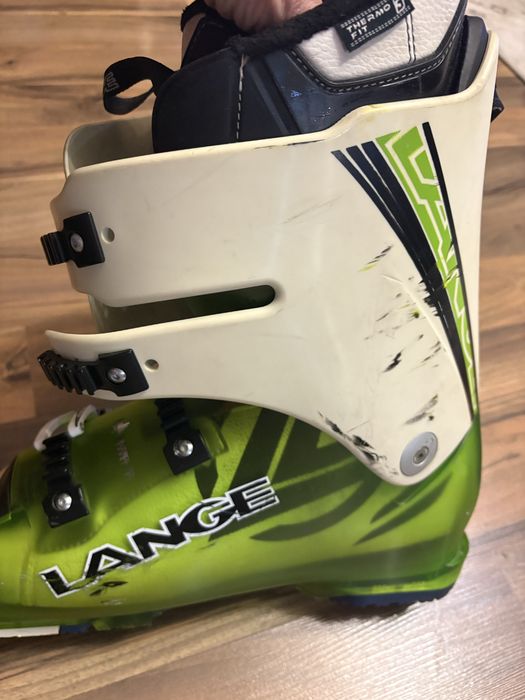 Продам лыжные ботинки