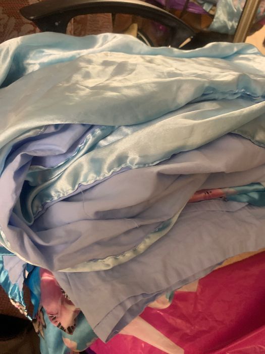 Корпе, постель, подушки полотенца