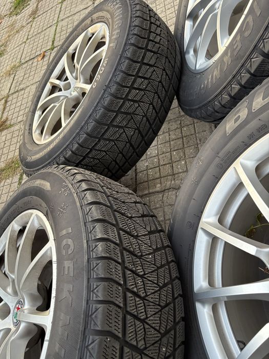 Гуми с джанти Алфа Ромео Stelvio Giulia 235 65 17