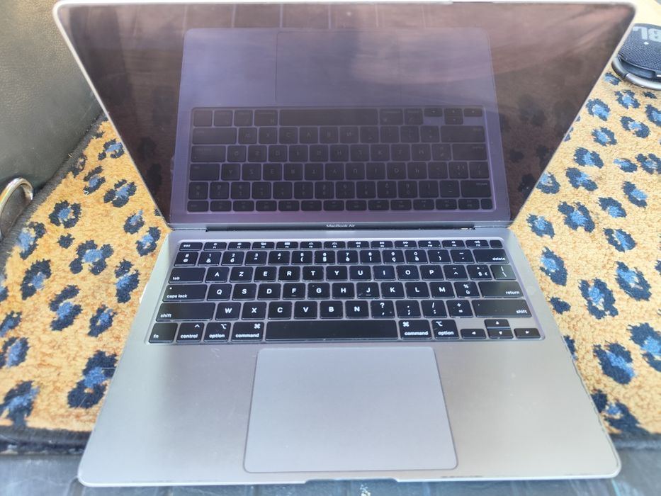 Macbook Air  2020