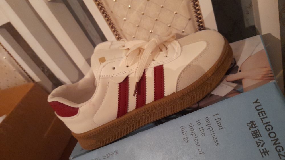 Взрослые детские обувь