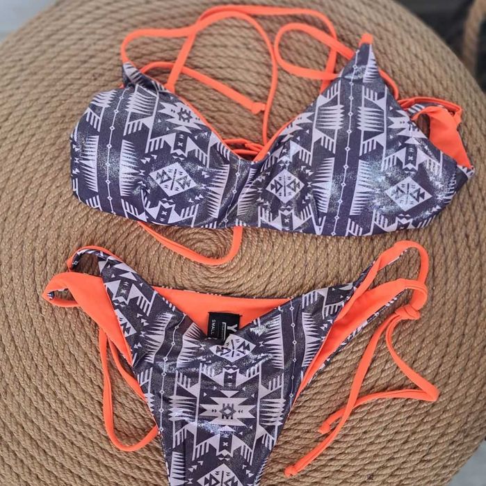 Нов бански от две части, Размер С Y-E-S YOUR EVERYDAY SUPERHERO