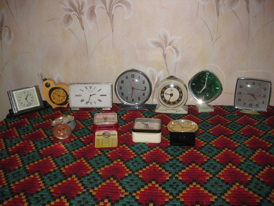 Лот стари часовници.Цена 140 лева, за всичко.
Пращам по Еконт.