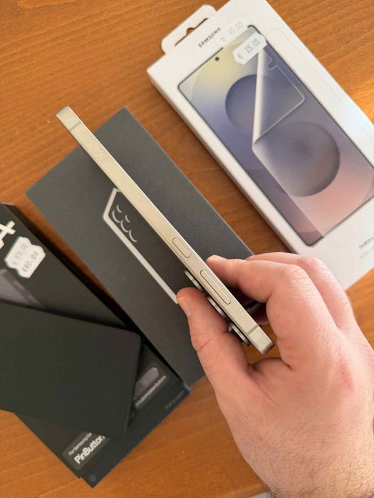 Galaxy s25 Ultra Titanium Gray 256GB с 1.5 години гаранция