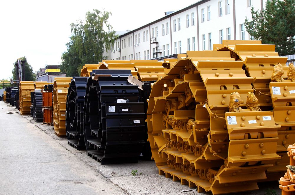 Гусеницы в сборе с башмаками (траками) для экскаватора.