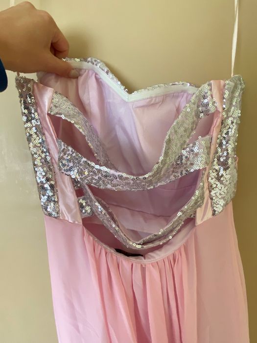 Чисто нови дамски рокли размер С