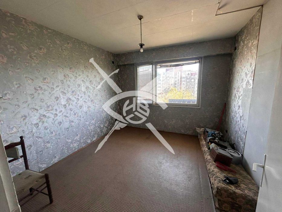 Продава се Двустаен апартамент в София, Хладилника - 61 кв.м за 1066 €/кв.м - Снимка #2