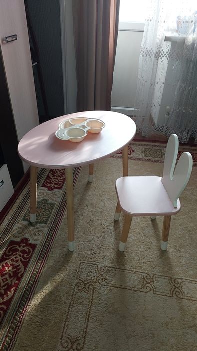 Детский столик со стульчиком