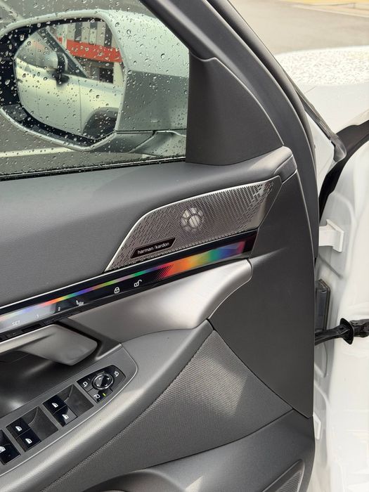 Bmw i5 40l 2025-yil 7.900yurgan 713km zapas kraska toza +Hud Tv harman