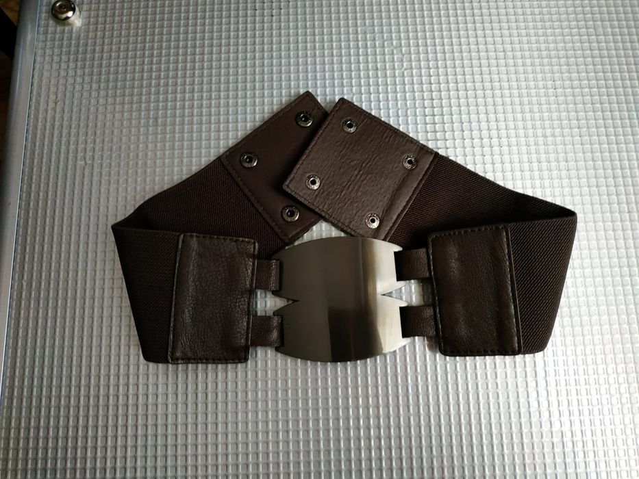 Продам коричневый пояс
Подойдёт как для брюк, так и для платья - униве