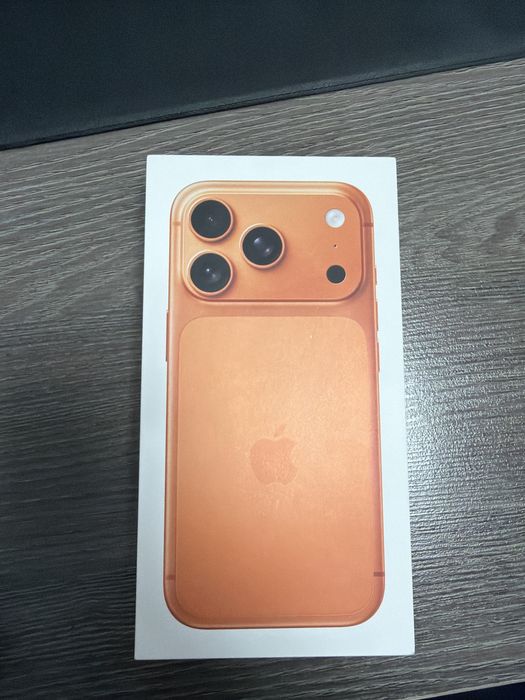 Iphone 17 PRO оранжевого цвета, новый с коробкой
