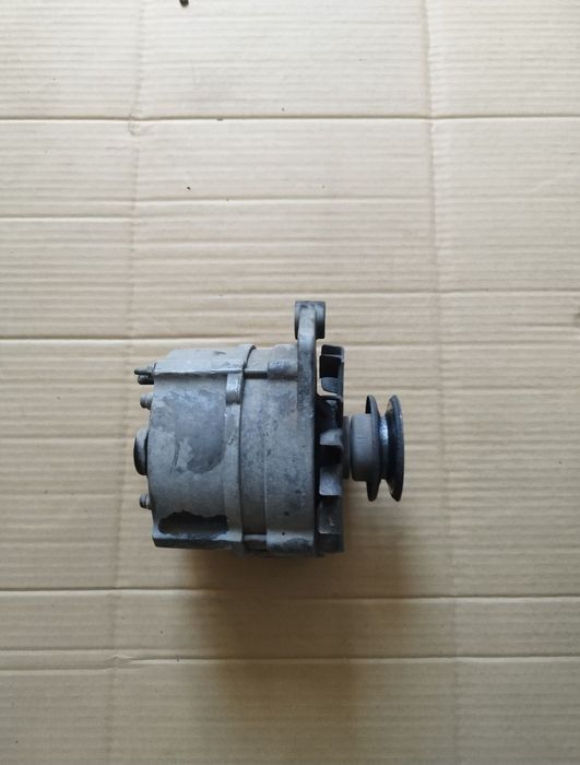 Продается генератор на голь 2 пассат ауди