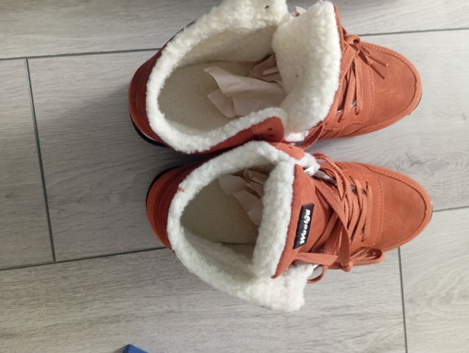 Продам крассовки мужские